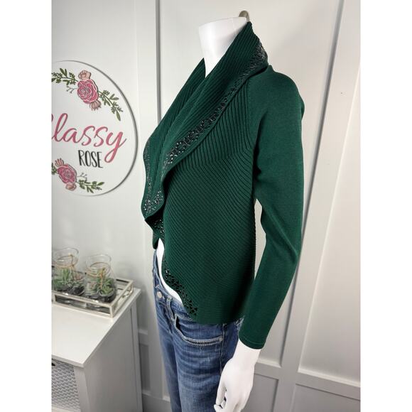 Beautiful Women’s Cardigan Size PS - Picture 2 of 5